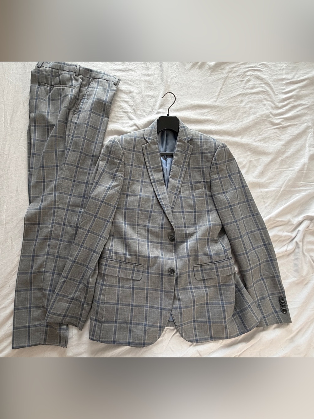 Men's Light Gray Two-Piece Suit